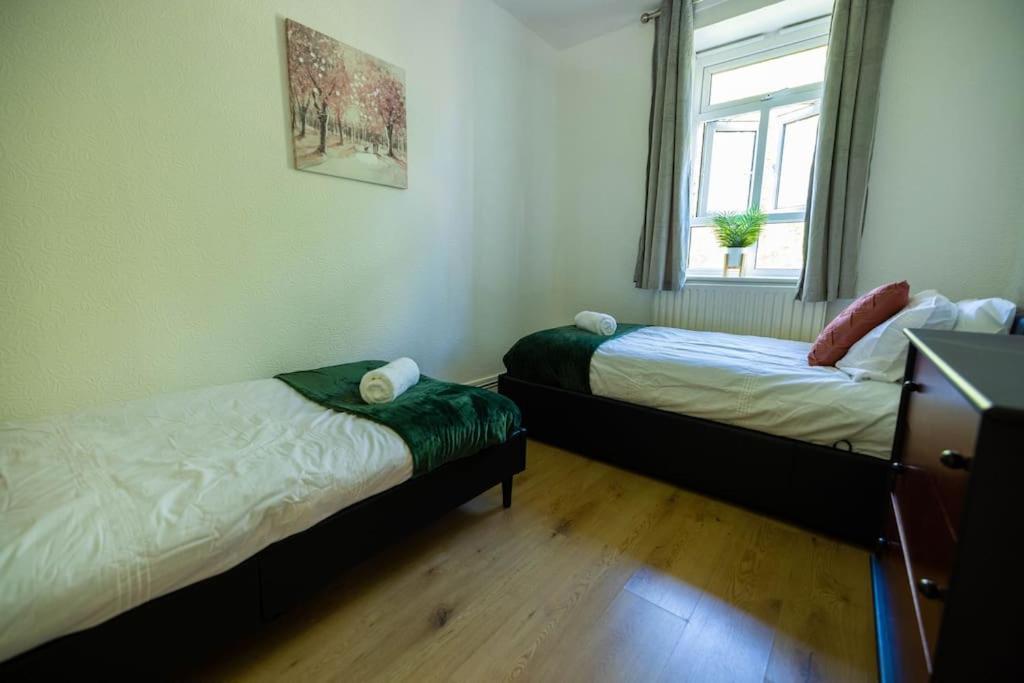 Pristine 3 Beds Hackney E9 Appartement Londen